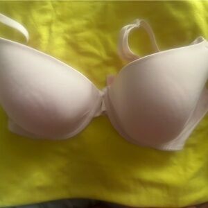 Victoria's Secret PINK bra size 36 DD in white